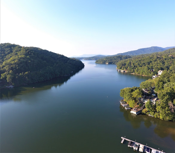 By combining his local expertise, advanced technology integration, and a personalized client-focused approach, Realtor Dwain Ammons ensures that out-of-state buyers can confidently navigate the process of purchasing luxury lakefront homes in the Lake Lure, Lake Adger, and Lake James areas.